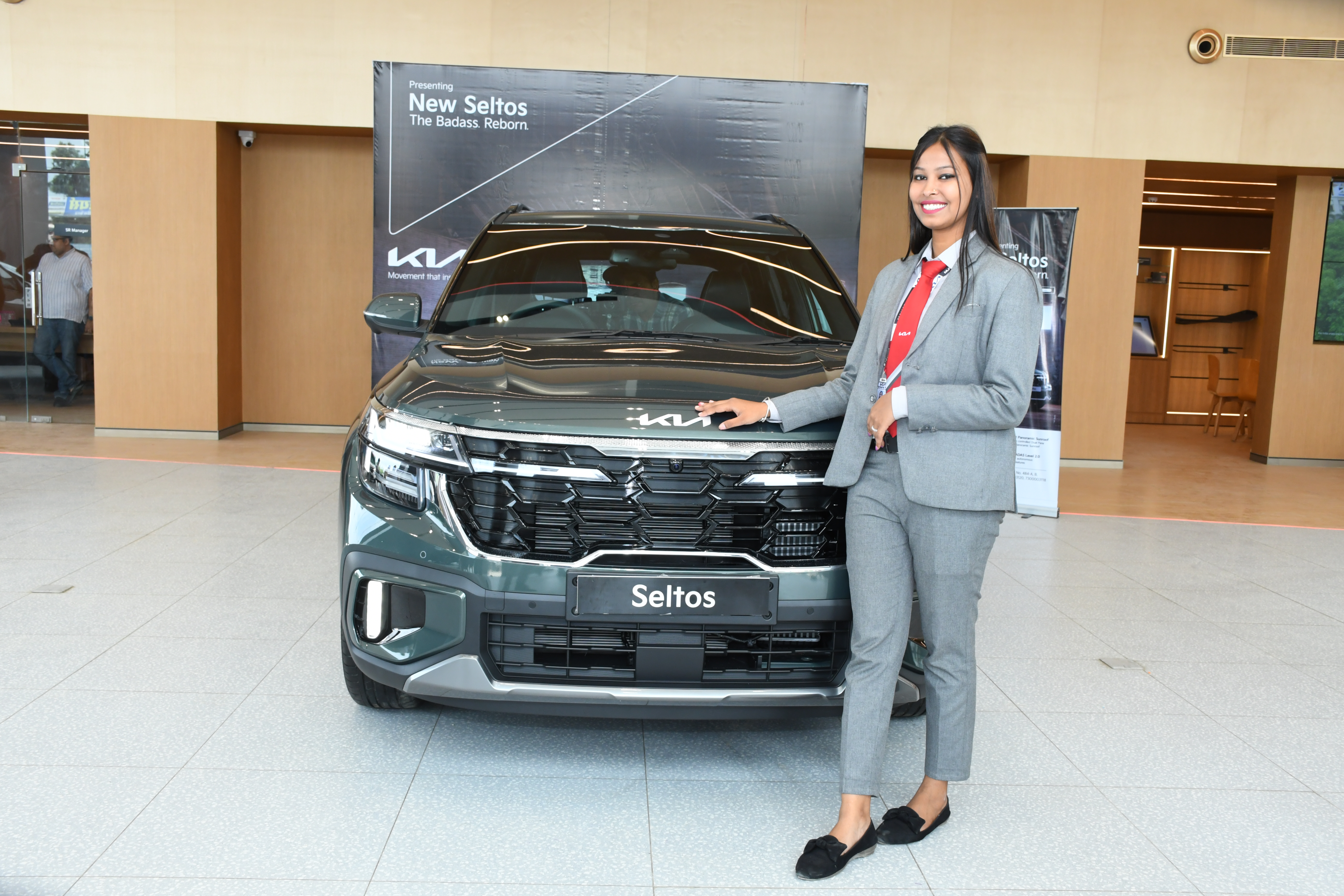 Car dealer — Kia Car Showroom in Sikar (photo 32)