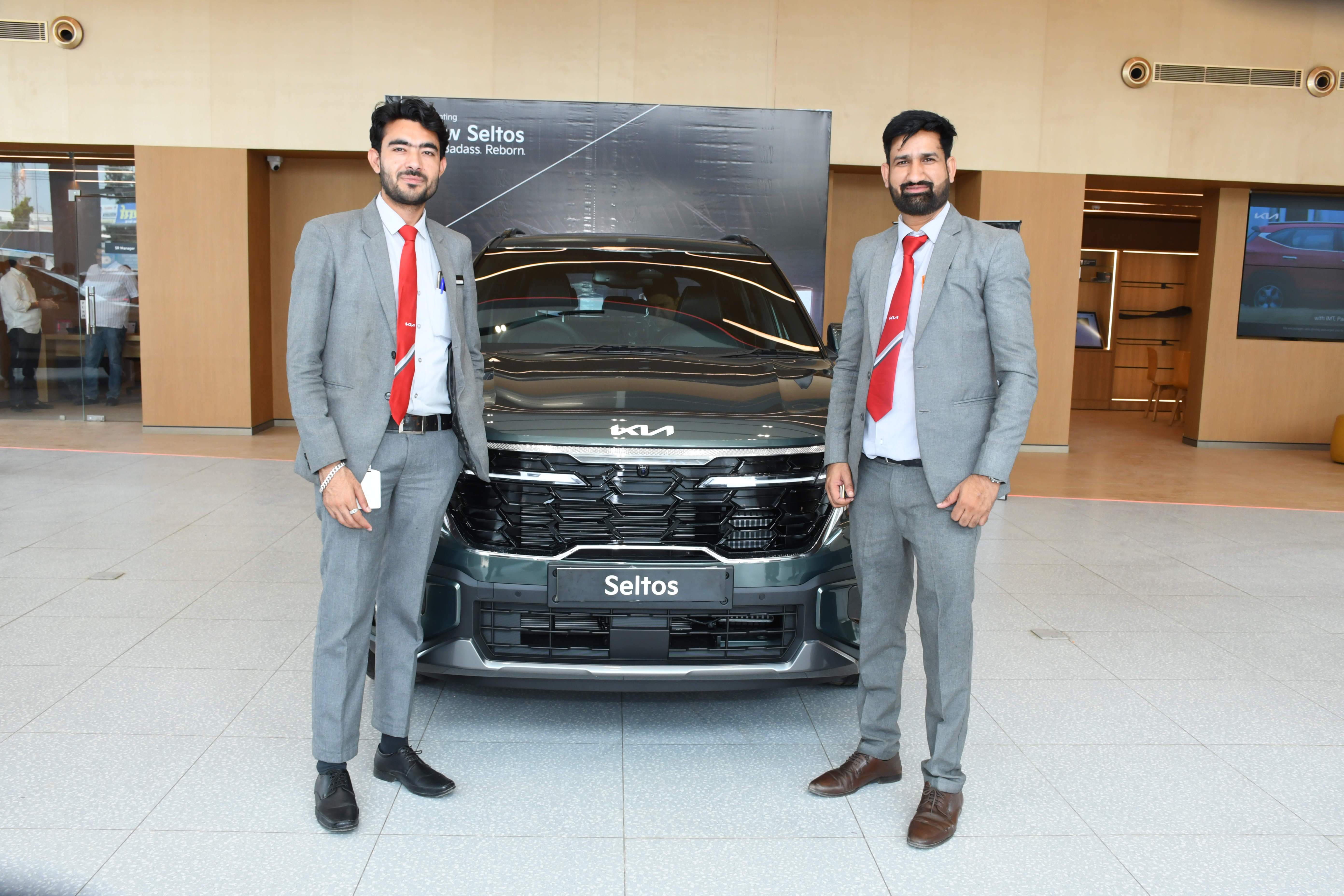 Car dealer — Kia Car Showroom in Sikar (photo 30)