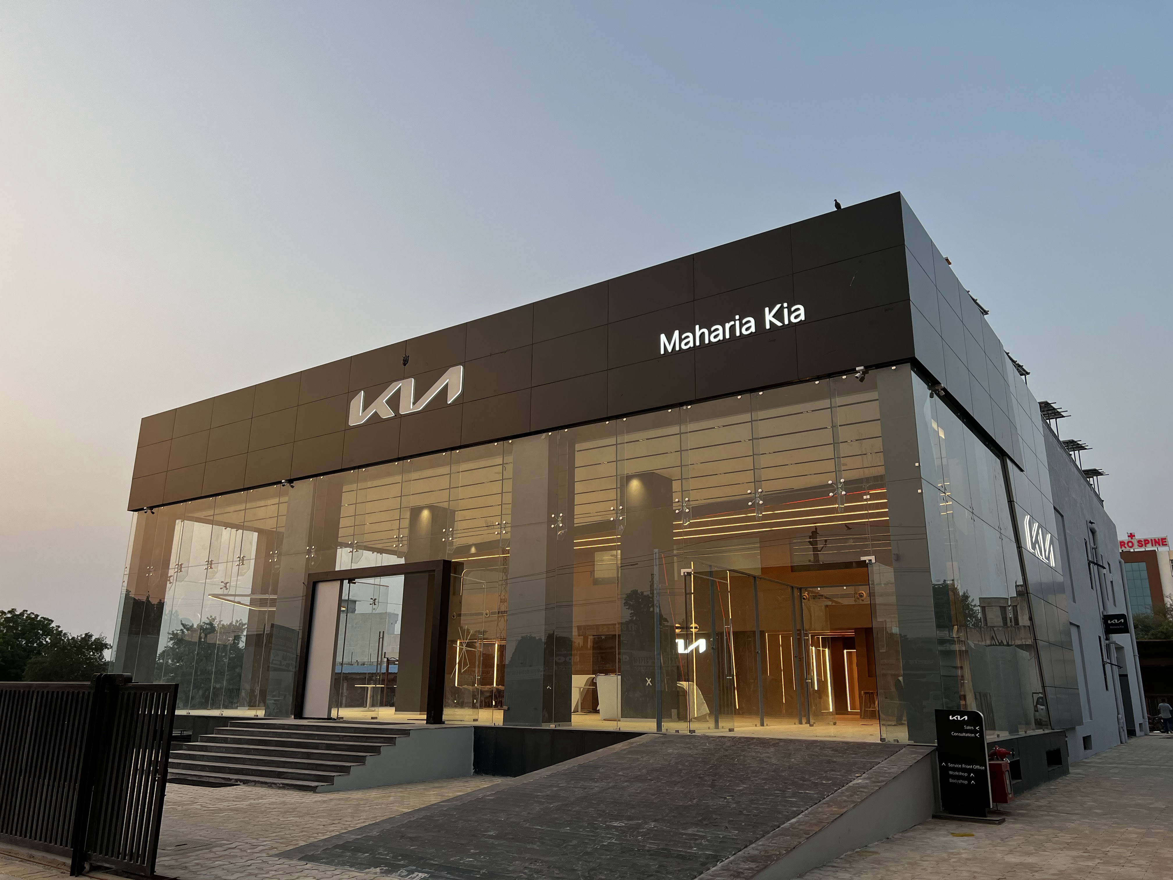 Car dealer — Kia Car Showroom in Sikar (photo 14)