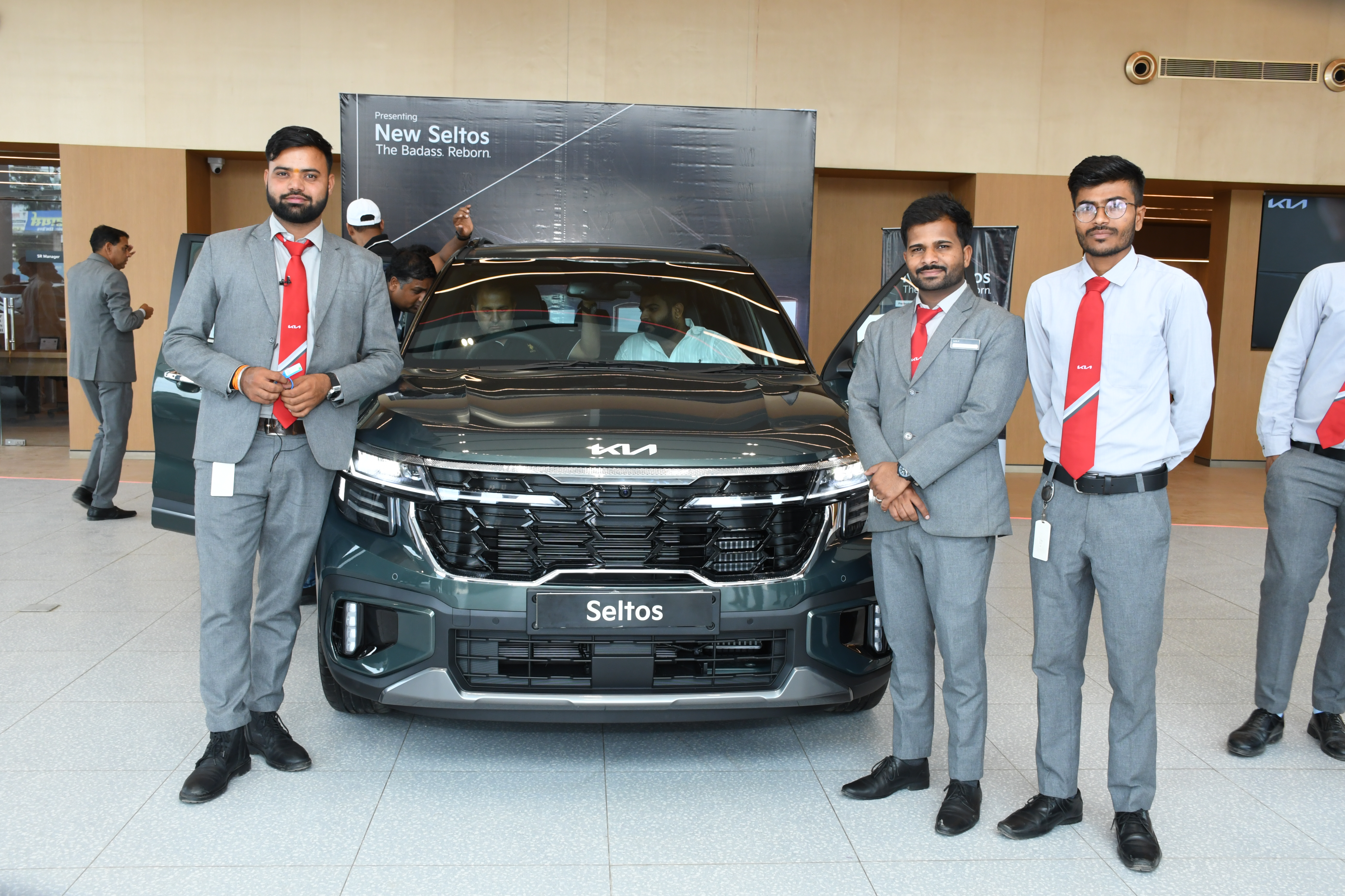Car dealer — Kia Car Showroom in Sikar (photo 23)