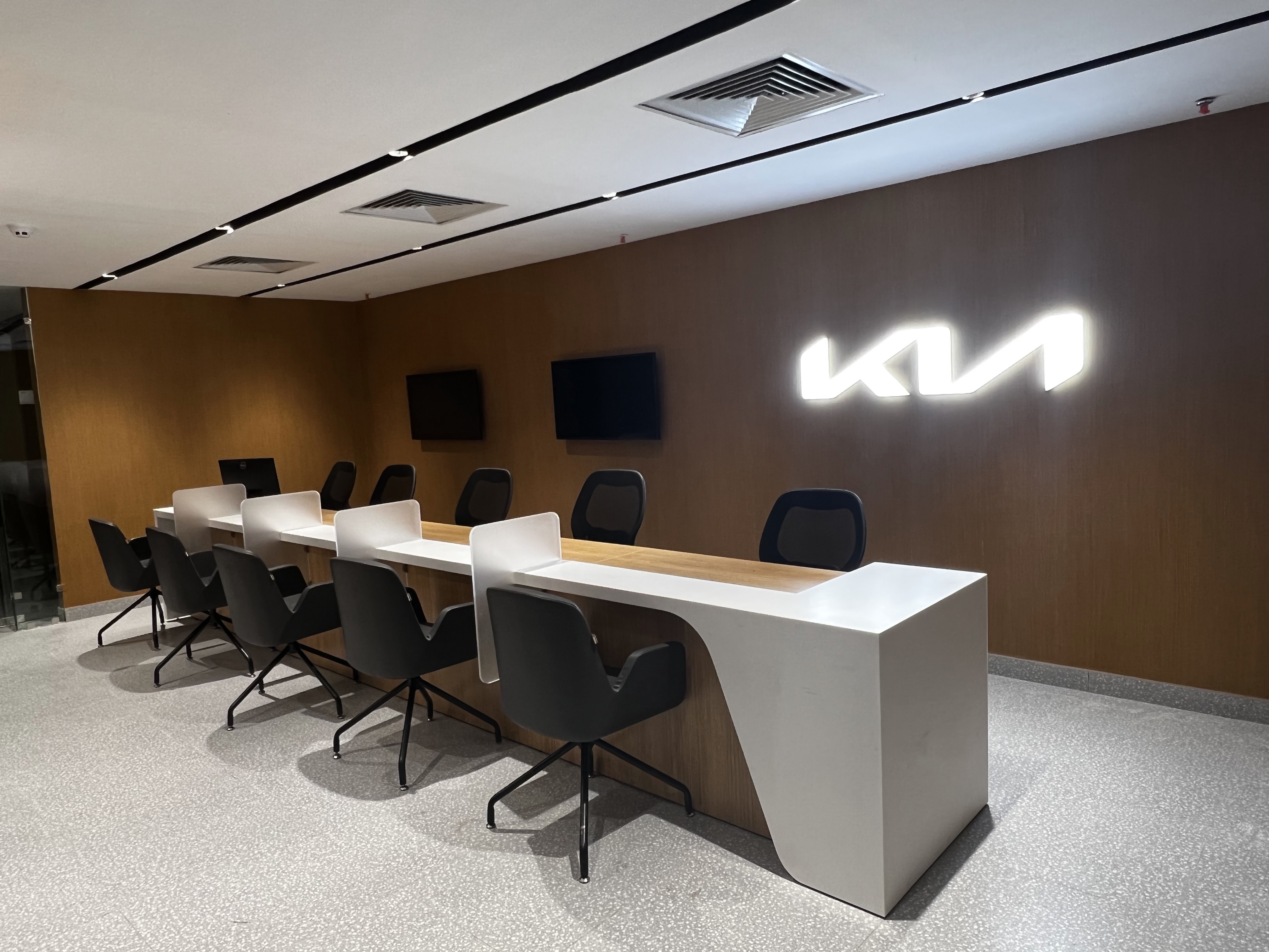 Car dealer — Kia Car Showroom in Sikar (photo 4)