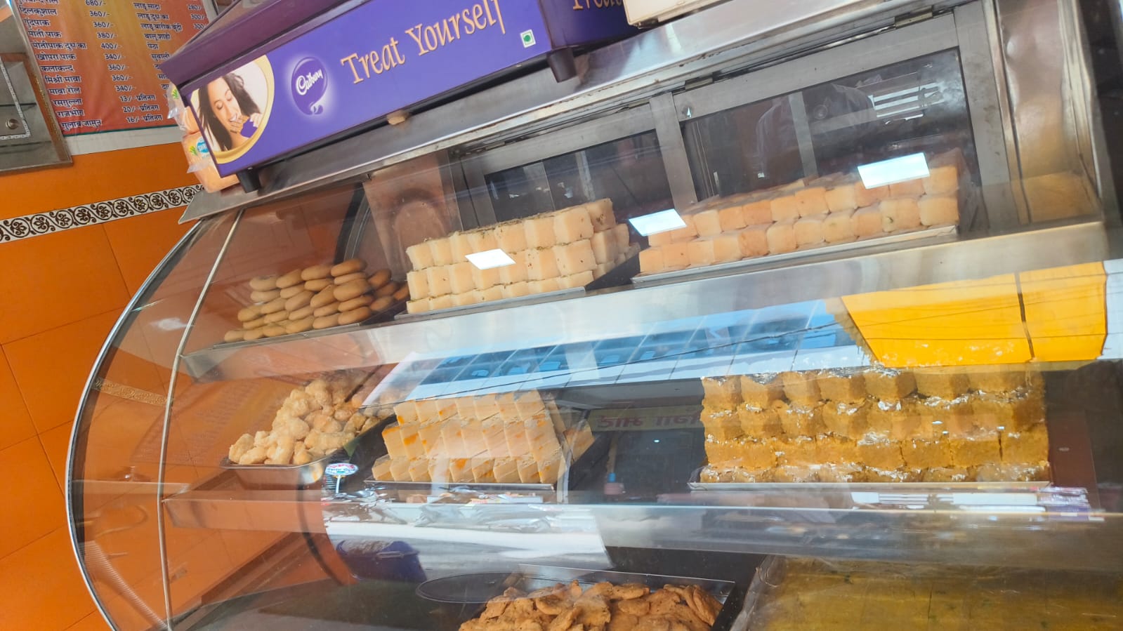 Indian sweets shop — Govindam Sweets in Nawalgarh (photo 14)