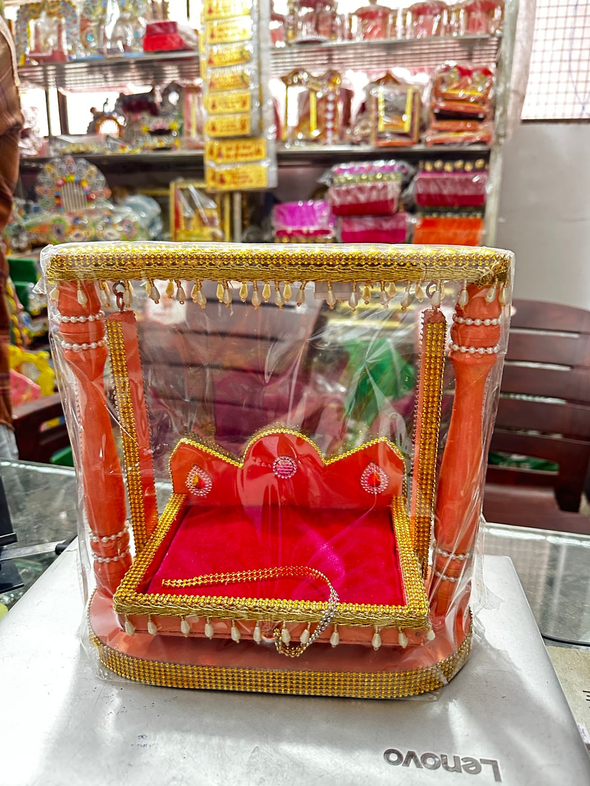 Welcome, devotees, to Shri Khatu Shyam Pooja Bhandar, your t