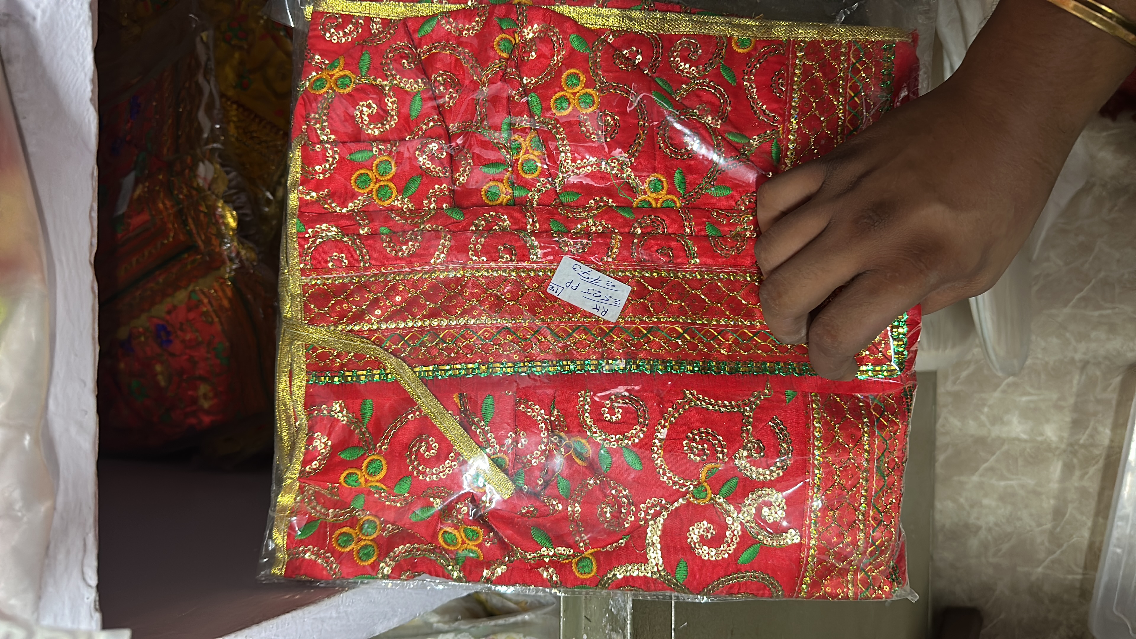 Dress your beloved radha kishan Ji in these exquisite, handc