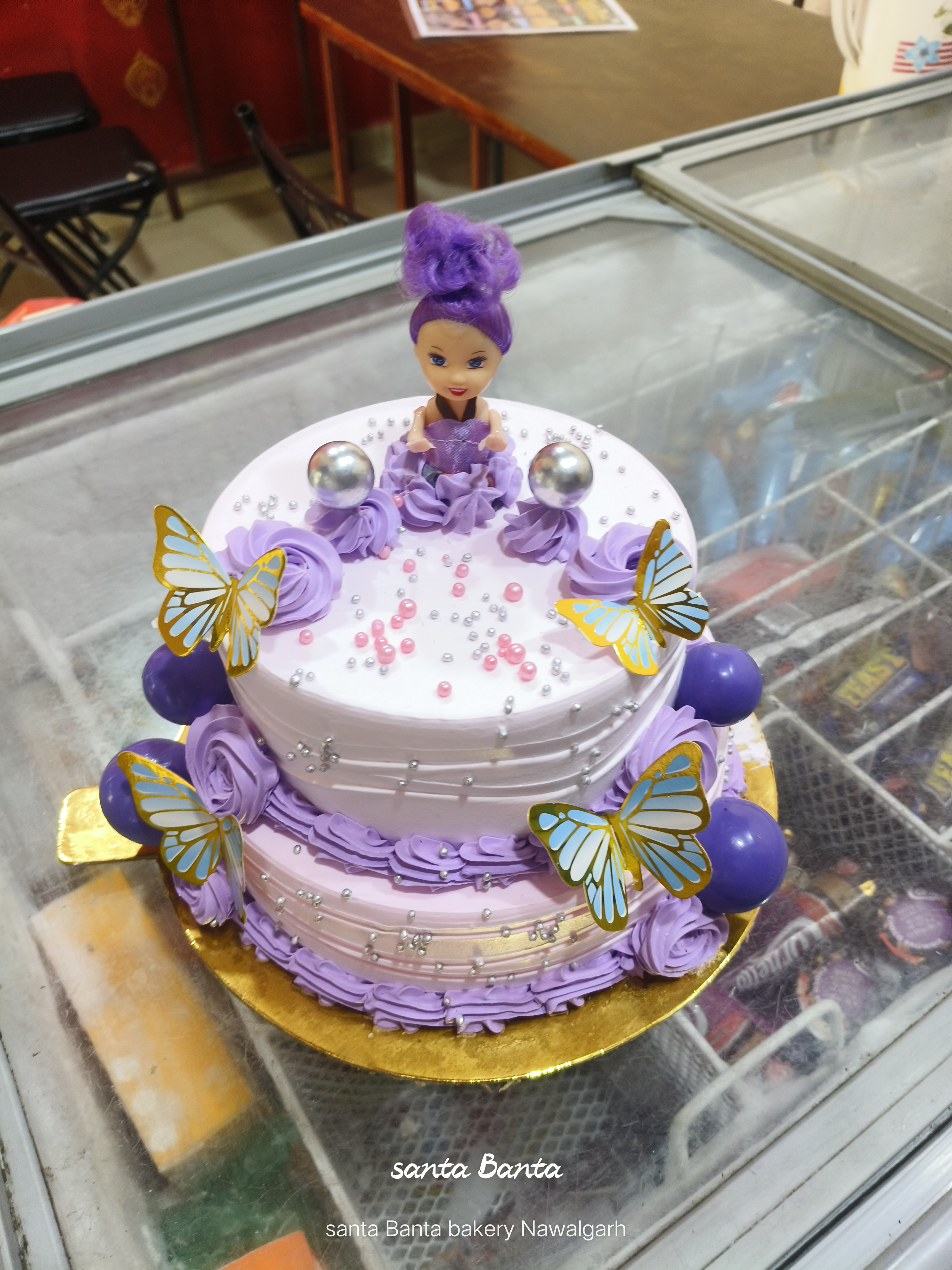 Make your next celebration truly magical with Santa Banta Bakery! We specialize 