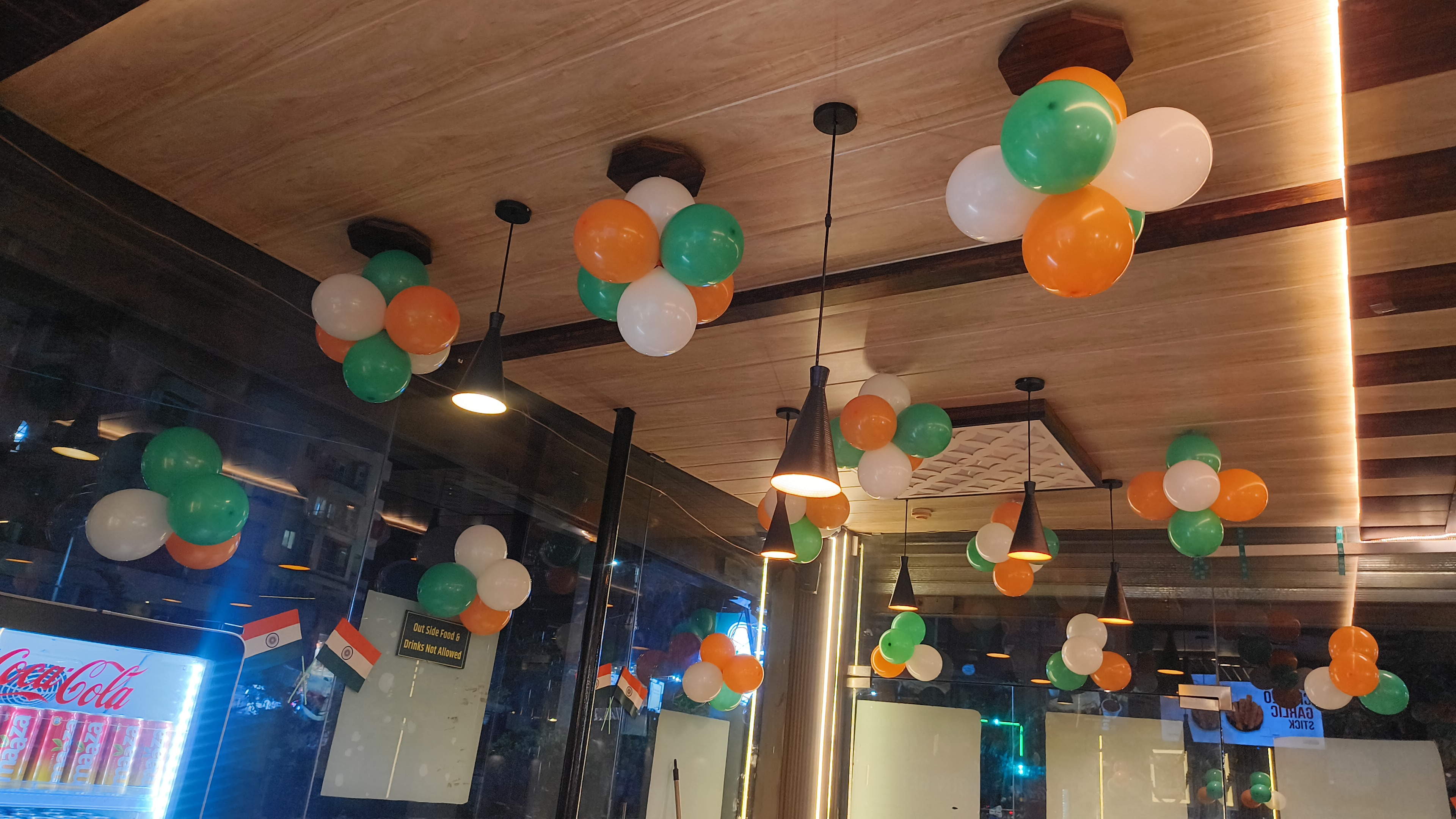 Come on in and celebrate with us at La Pino'z Pizza! The vib