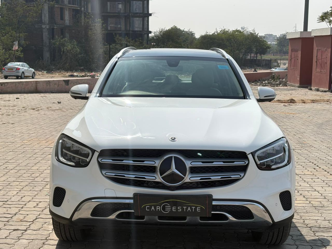 Experience the pinnacle of automotive convenience and confid
