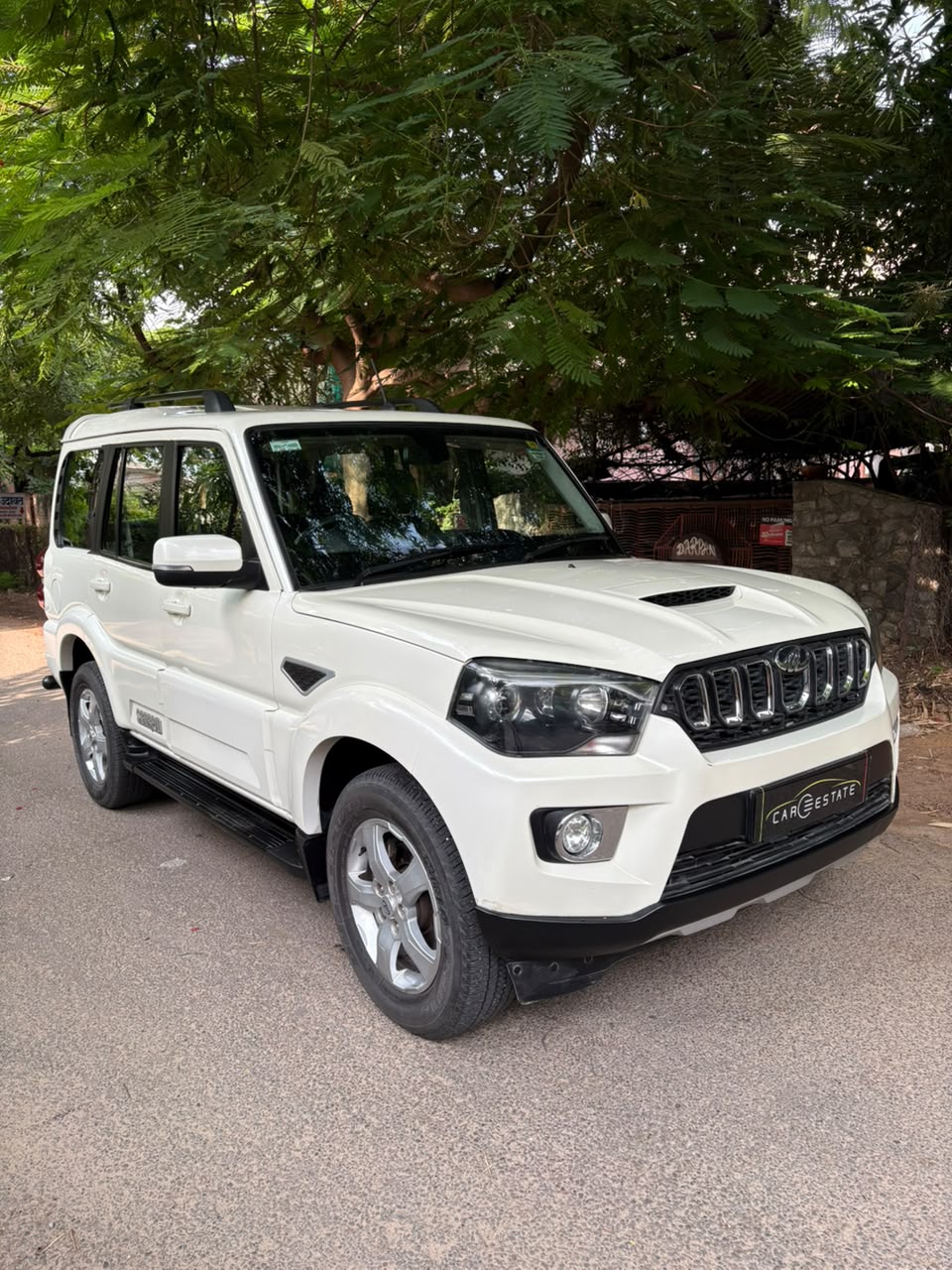 Discover confidence on wheels with Car Estate Jaipur! We're 
