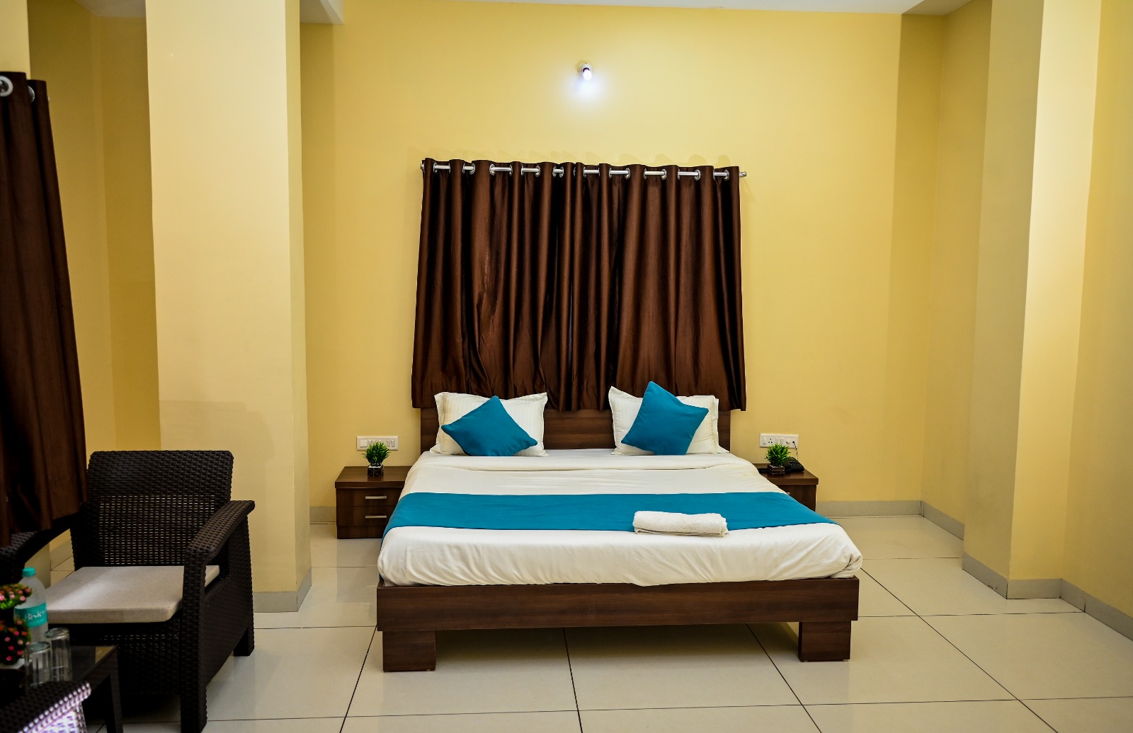 Hotel — The Shrine Hotel in Mandhata (photo 2)