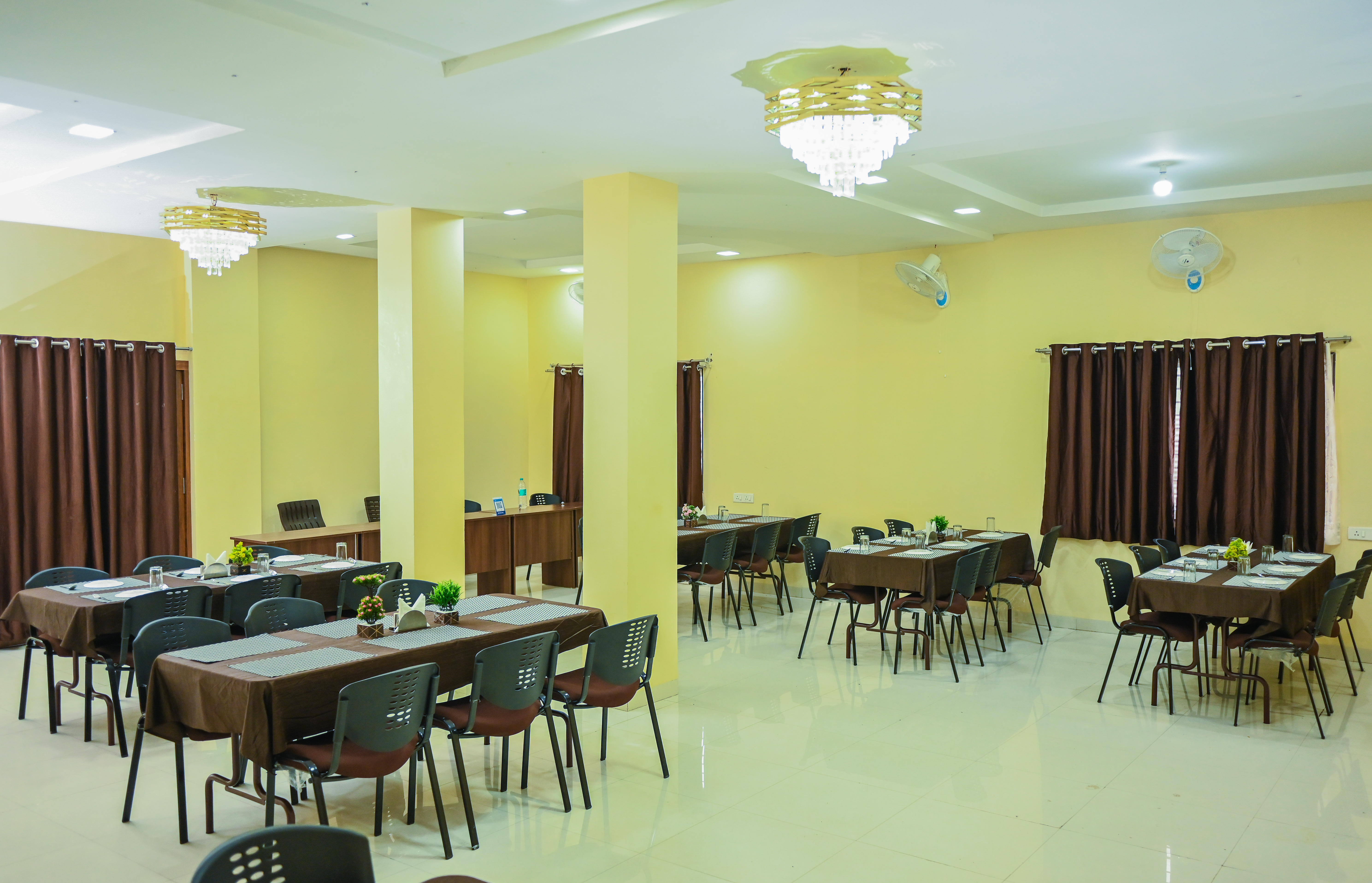 Hotel — The Shrine Hotel in Mandhata (photo 19)