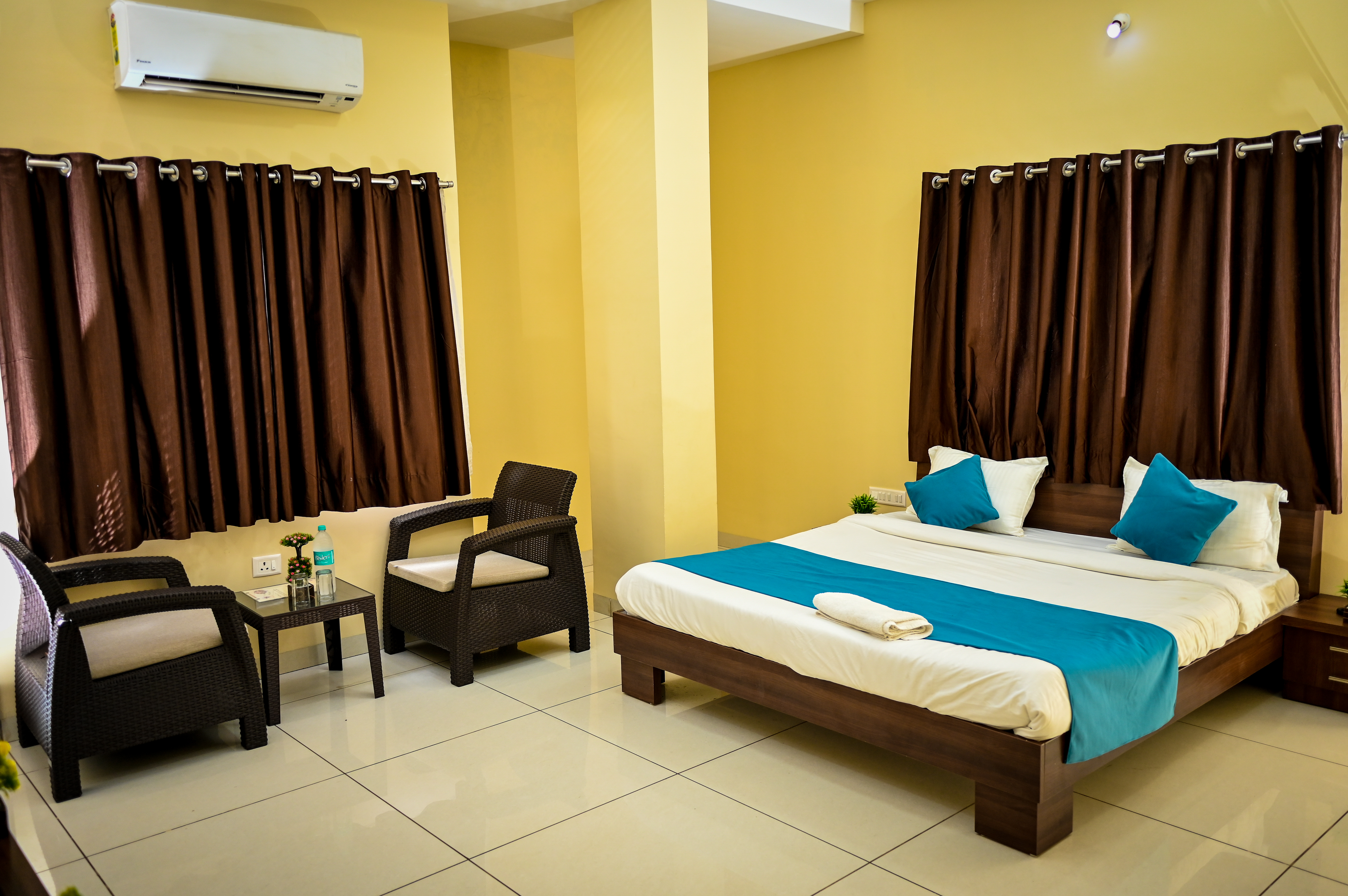 Hotel — The Shrine Hotel in Mandhata (photo 15)