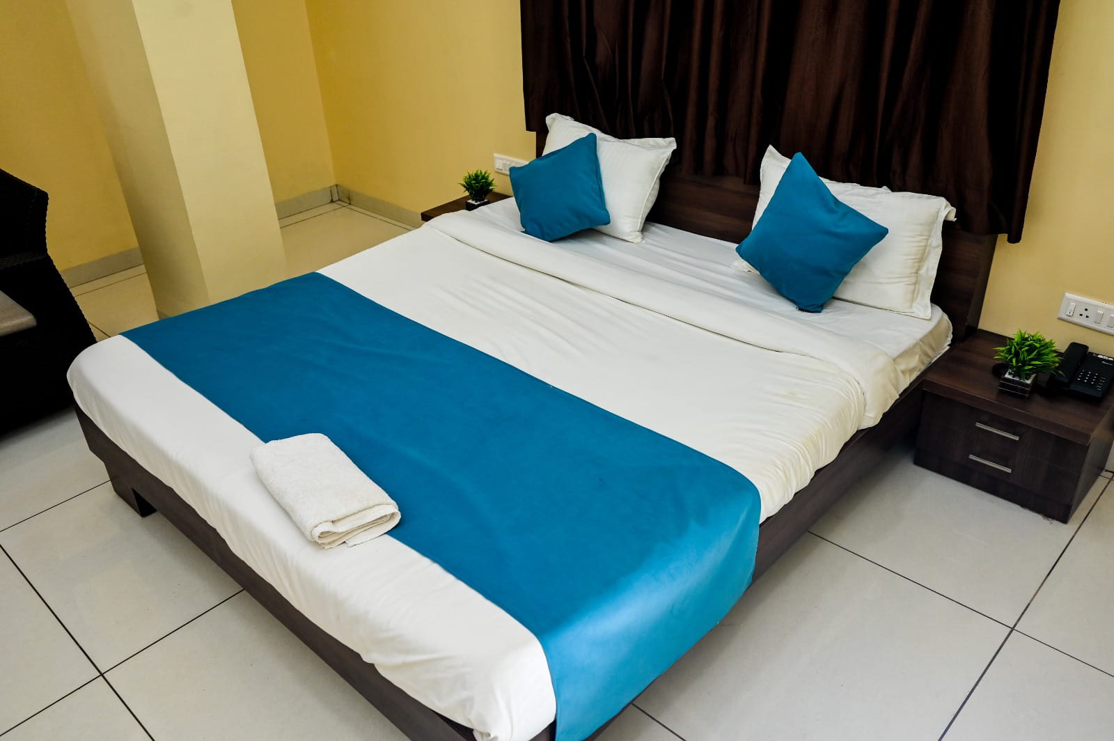 Hotel — The Shrine Hotel in Mandhata (photo 30)