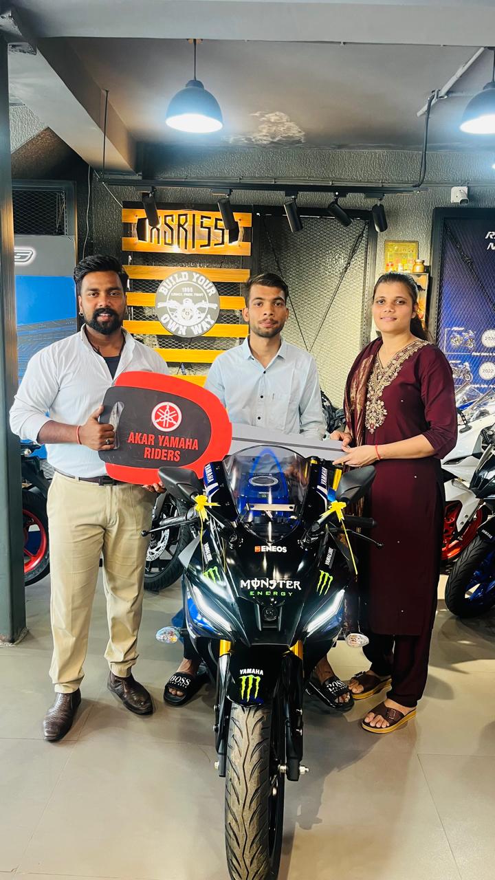 Two Wheeler Dealer — Yamaha Motor Showroom in Jaipur (photo 24)