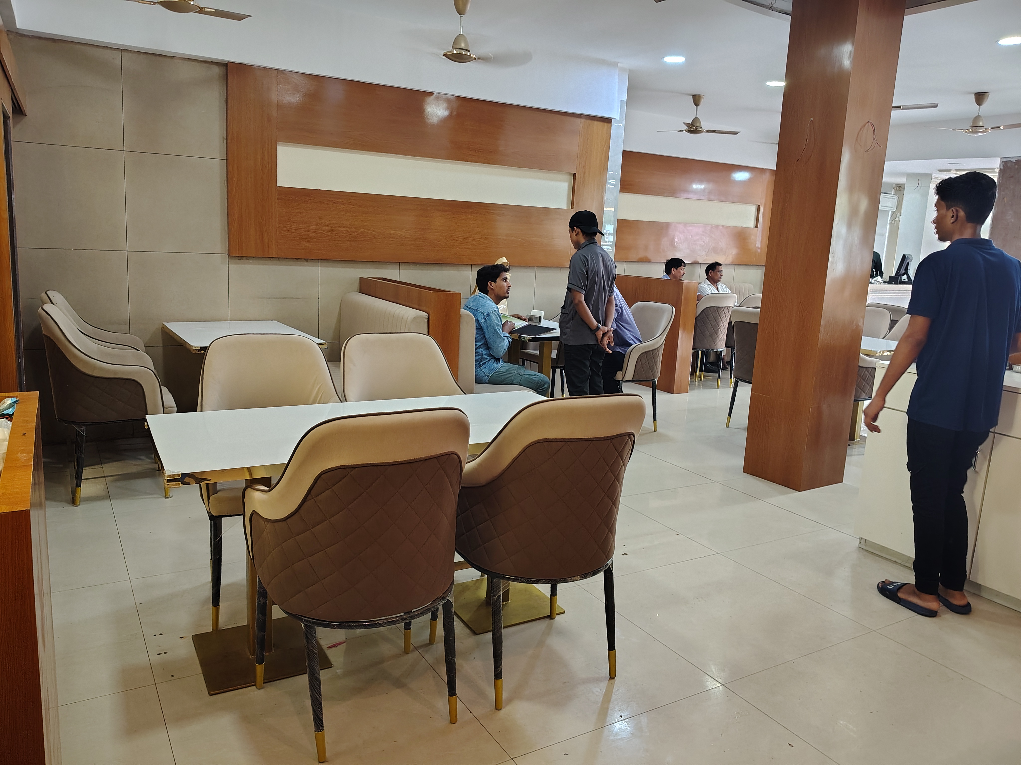 Restaurant — BHAKTI FAMILY HHUB in Mumbai Central (photo 10)