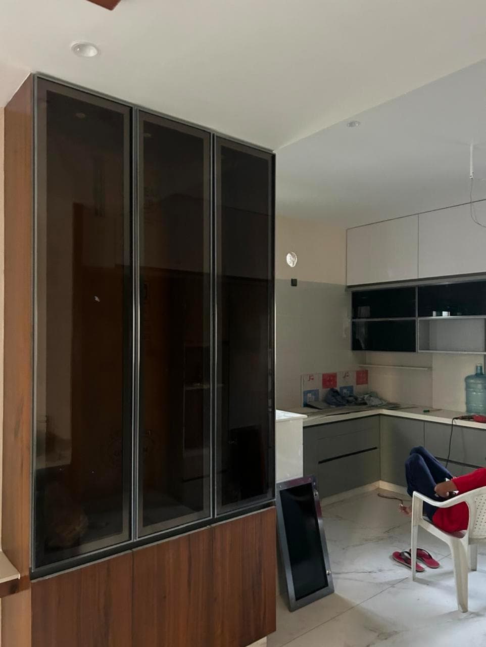 Aluminium Profile Shutter & Slim Partition Ahmedabad
Alumini