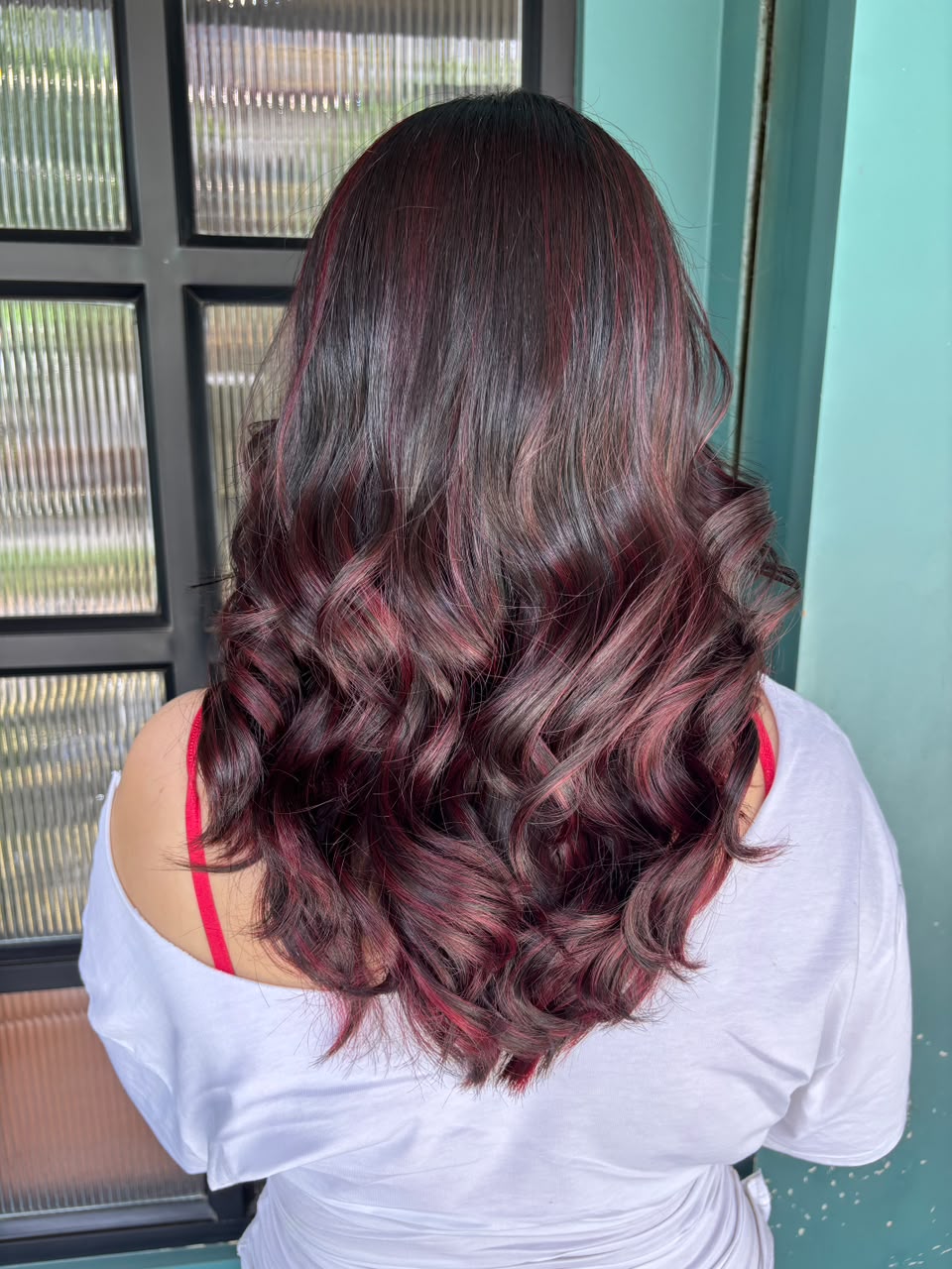 I got this gorgeous wine hair colour done at Diligente Salon, featuring a rich b