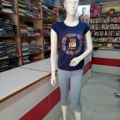 Ladies t.shirt and capri